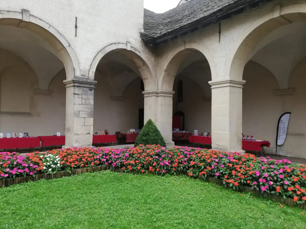 Le cloître du couvent des Augustins